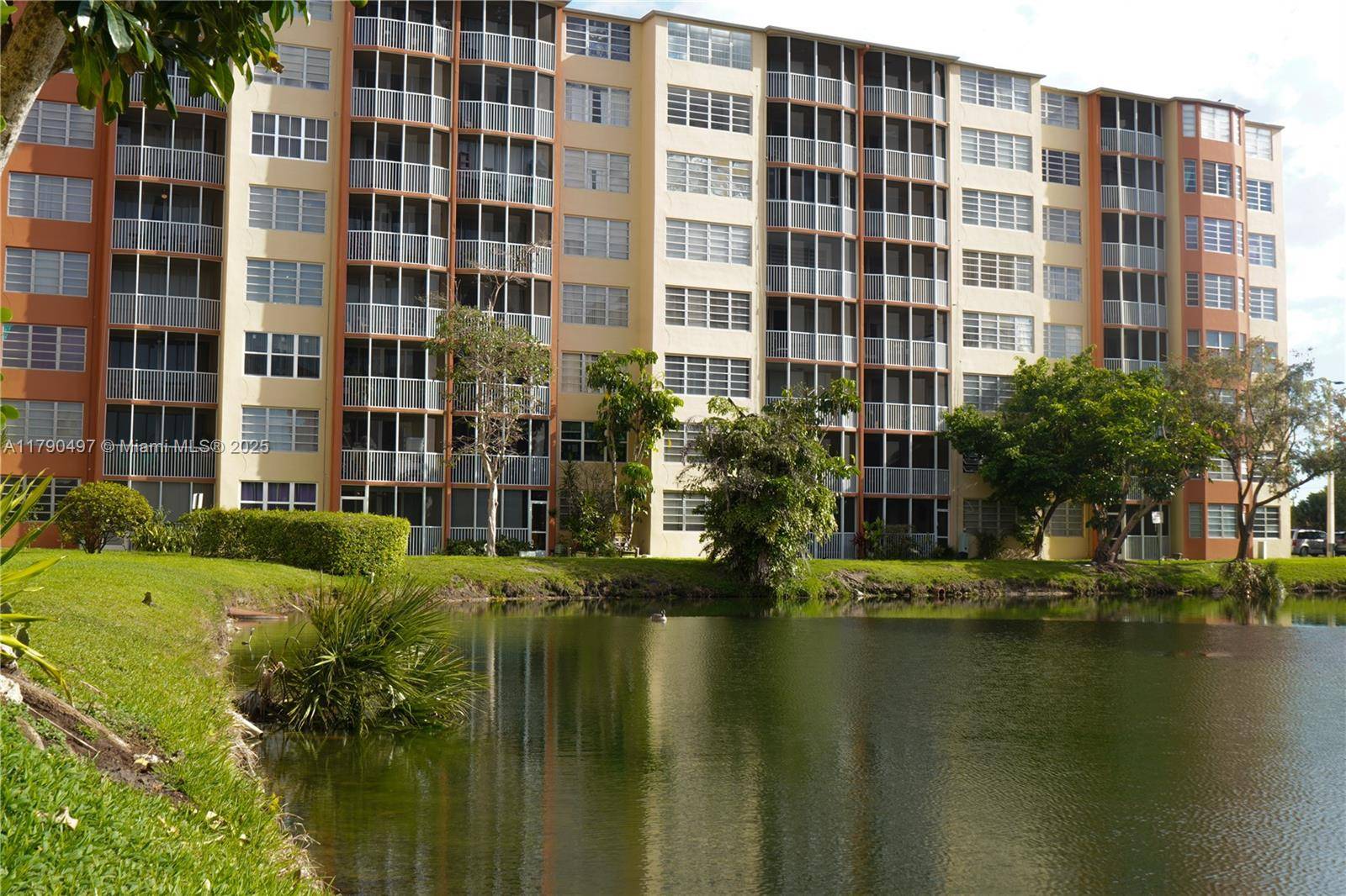 Miami, FL 33179,1770 NE 191st St #204-1