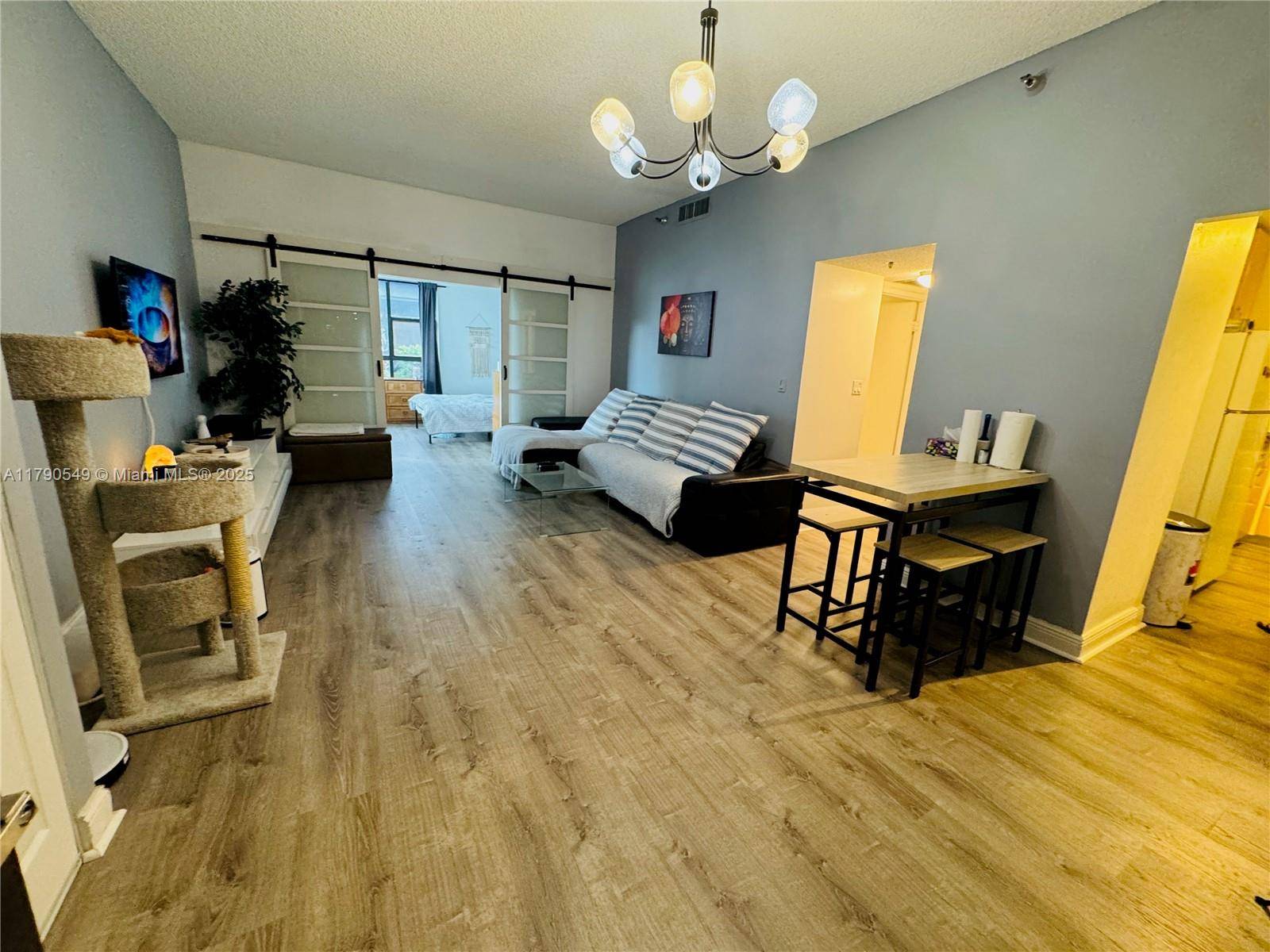 Aventura, FL 33180,20515 E Country Club Dr #148