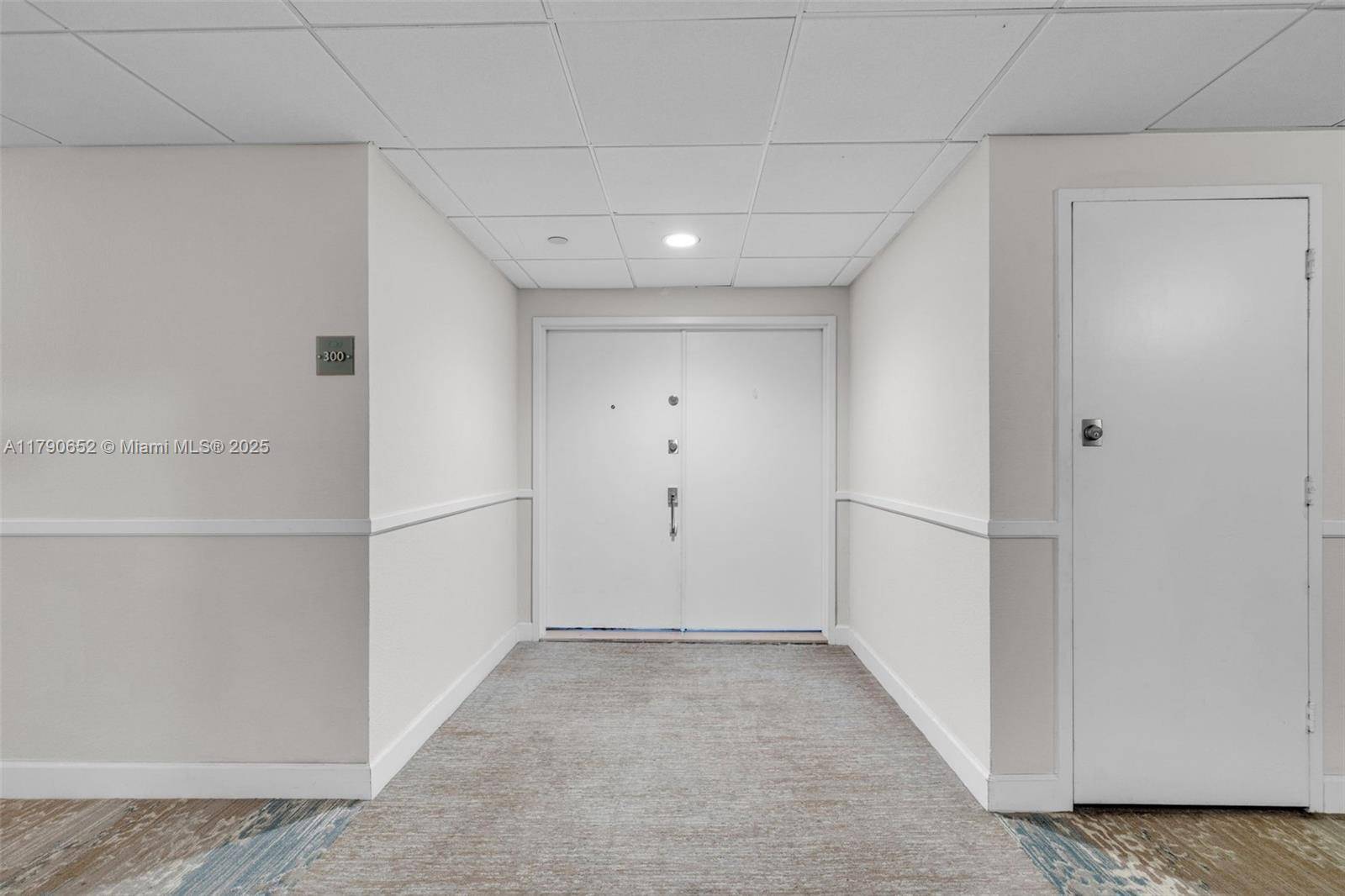 Key Biscayne, FL 33149,155 Ocean Lane Dr #300