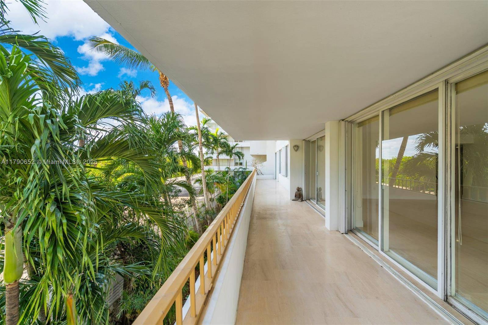 Key Biscayne, FL 33149,155 Ocean Lane Dr #300
