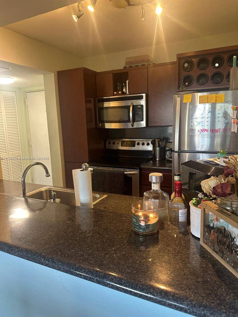 Doral, FL 33166,8120 Geneva Ct #551