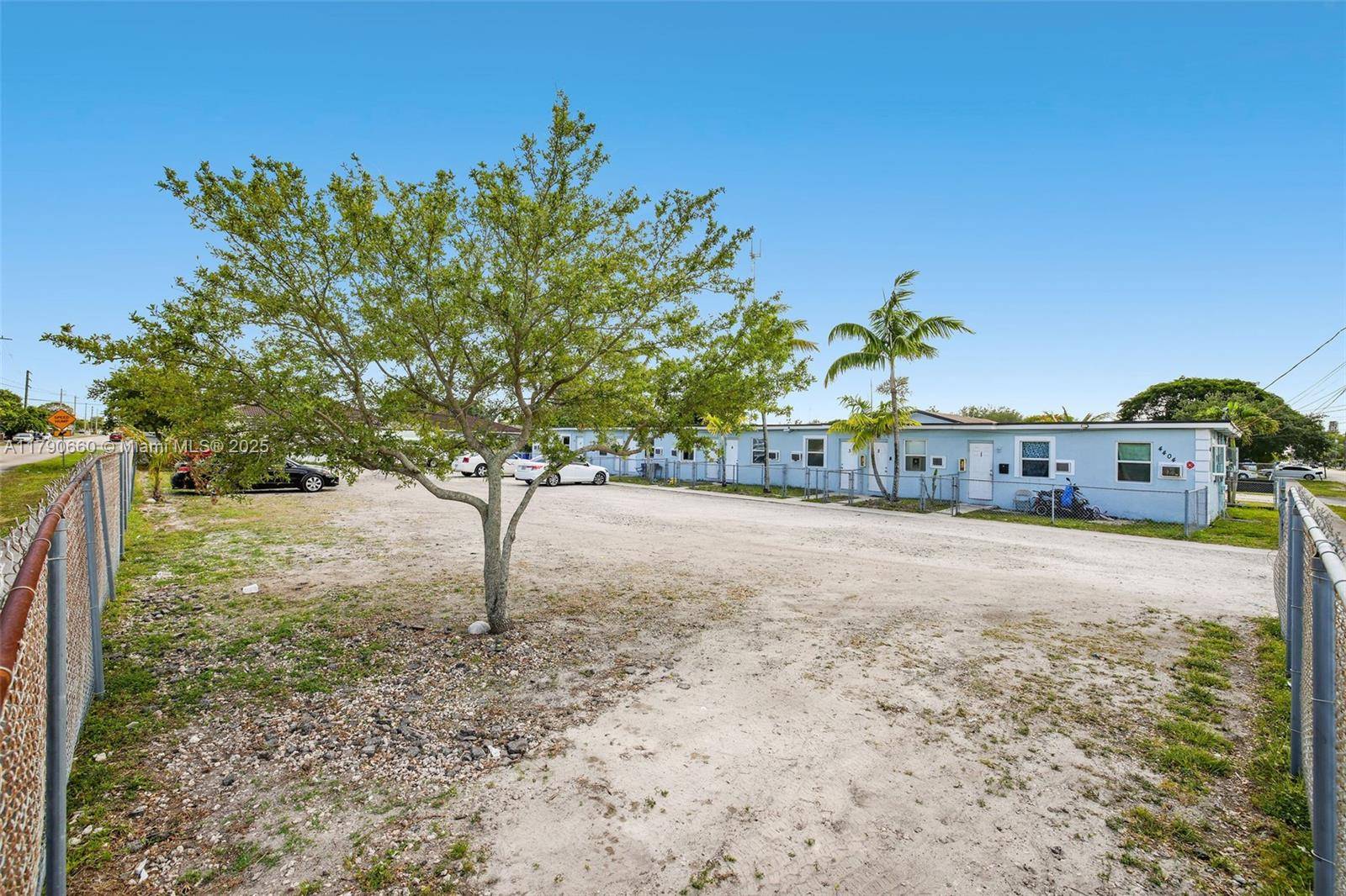 West Park, FL 33023,4404 SW 22nd St #1-8
