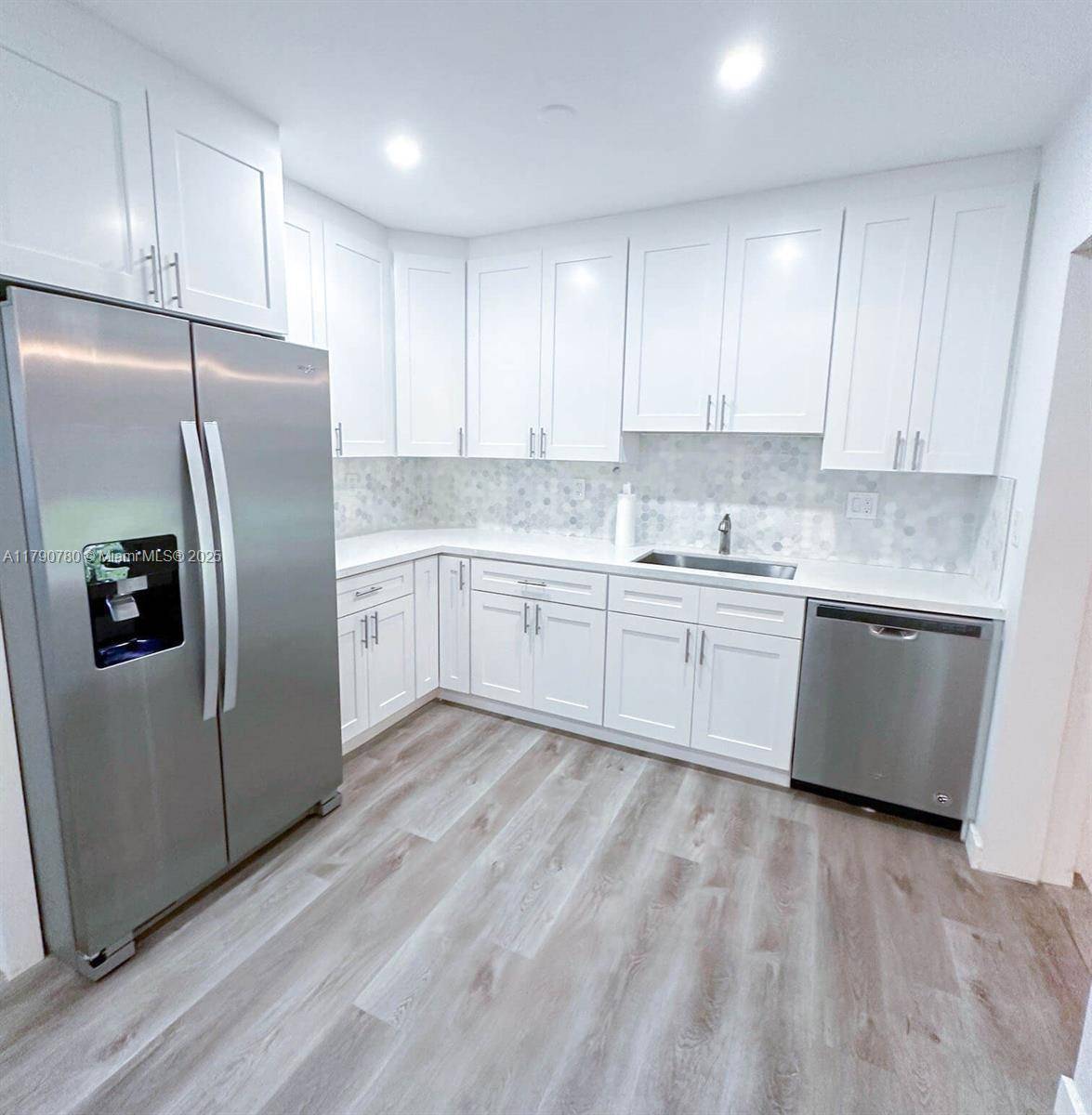 Palmetto Bay, FL 33157,9450 SW 180th St