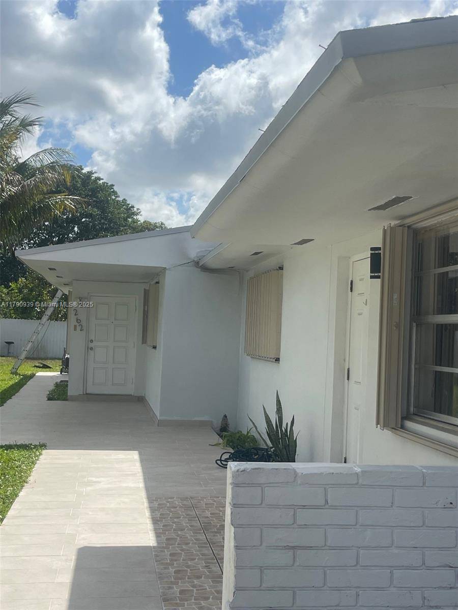 Miami, FL 33126,262 Northwest Dr #262