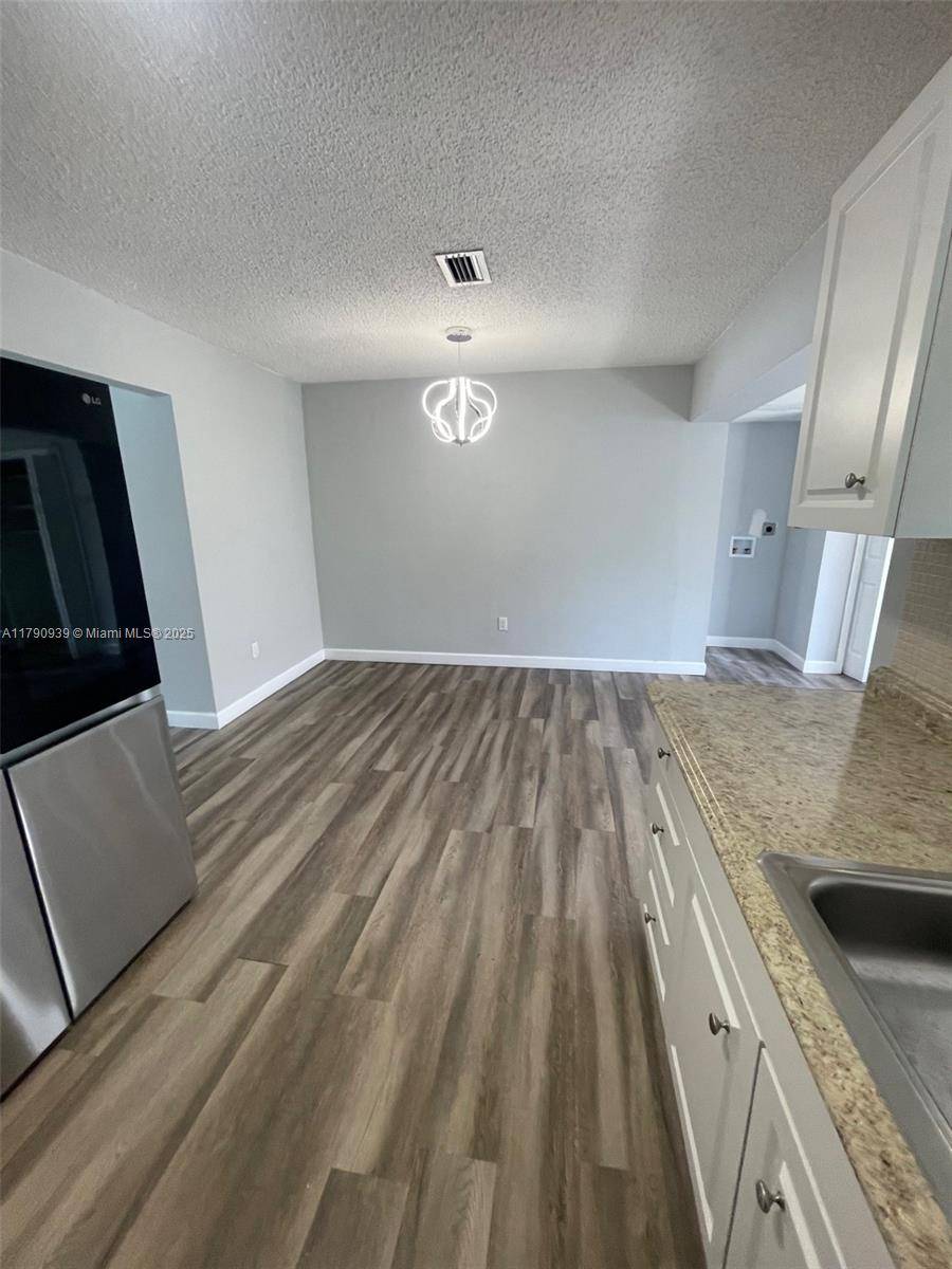 Miami, FL 33126,262 Northwest Dr #262