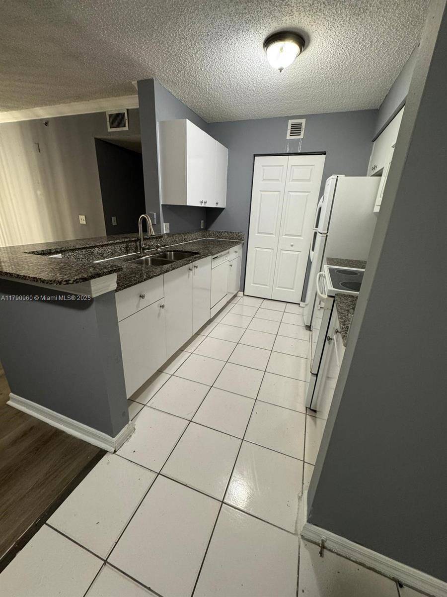 Miramar, FL 33025,2451 Centergate Dr #202