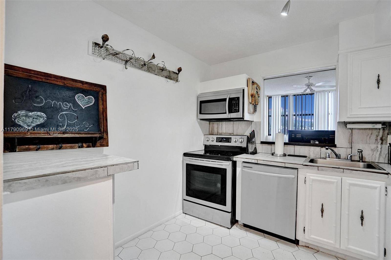 Hallandale Beach, FL 33009,2017 S Ocean Dr #205