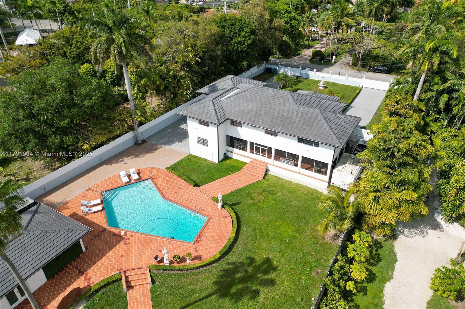 Miami, FL 33175,12040 SW 43rd St