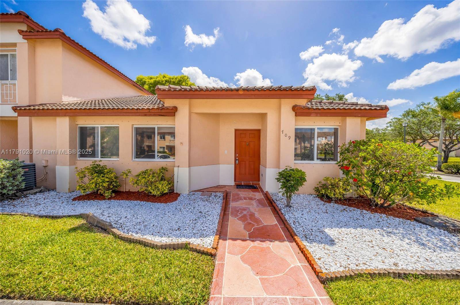 Pembroke Pines, FL 33029,709 NW 208th Way #709