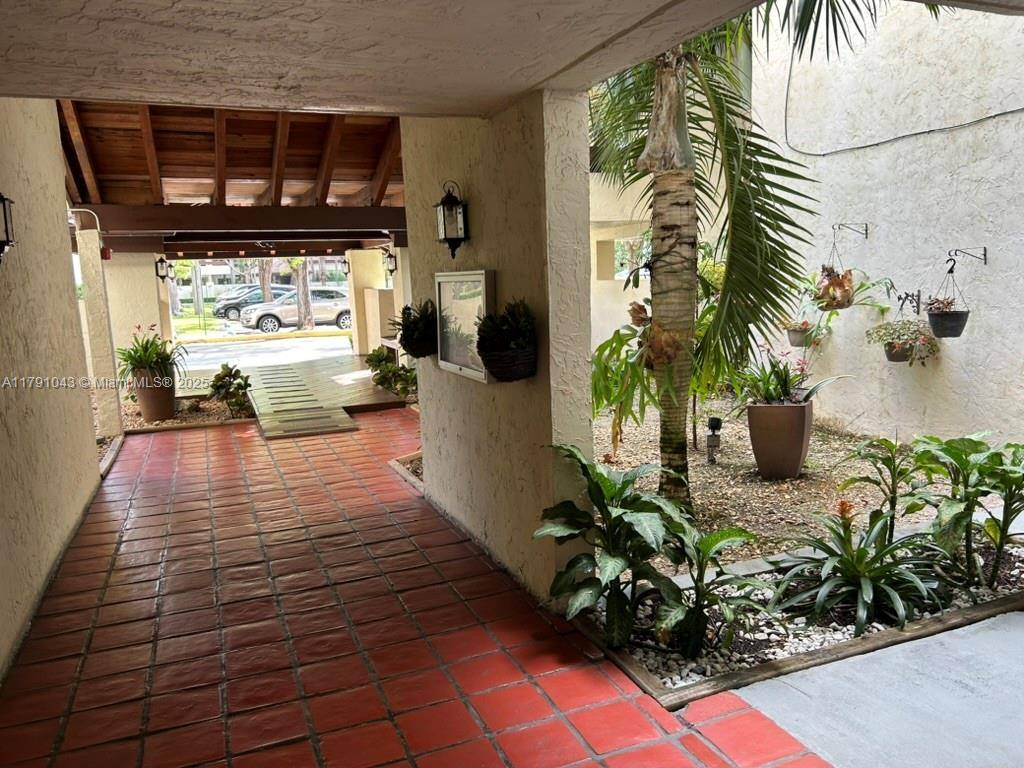 Miami, FL 33186,9040 SW 125th Ave #D105