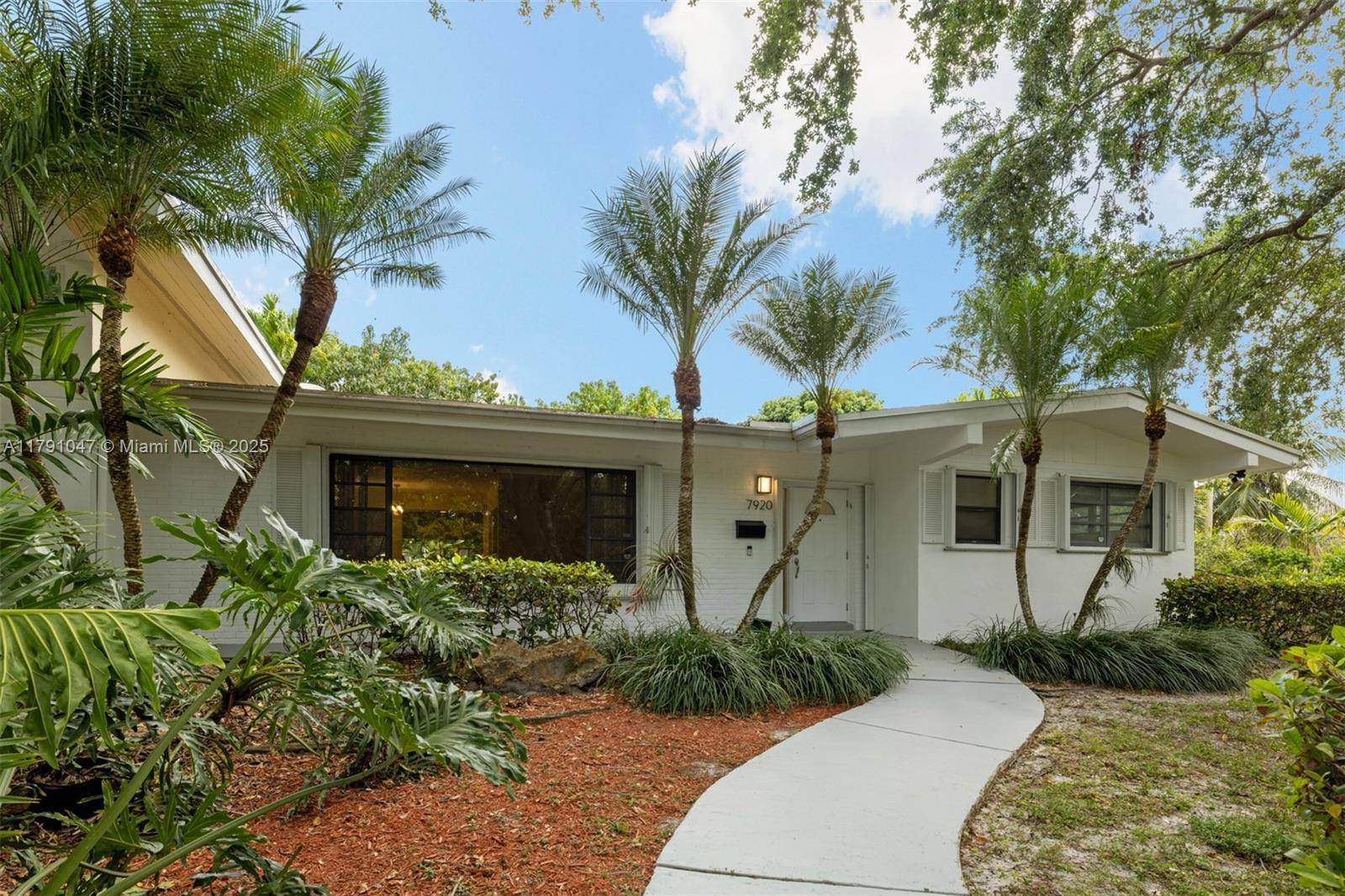 Pinecrest, FL 33156,7920 SW 132nd St