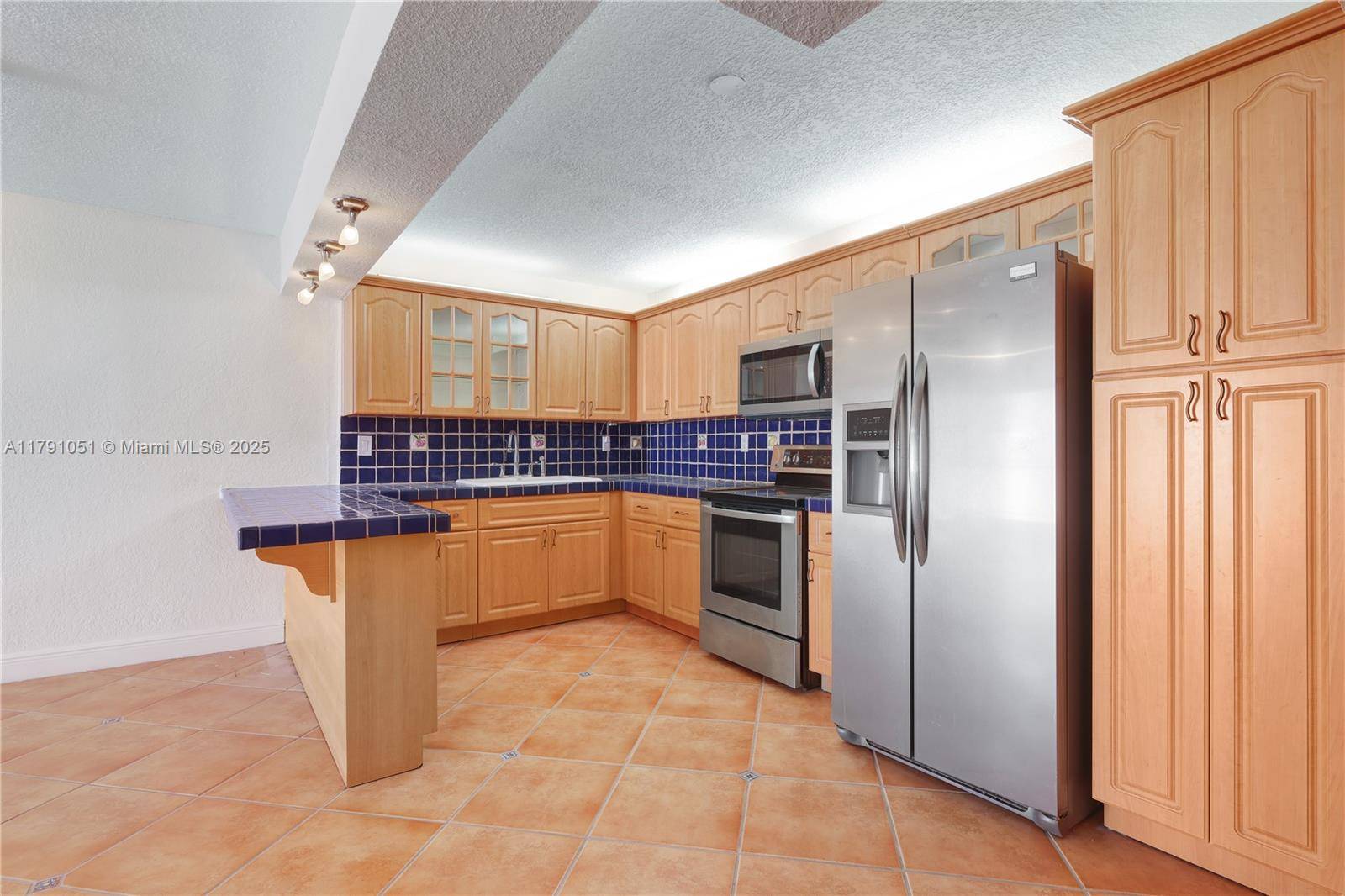 Miami Beach, FL 33141,6801 Indian Creek Dr #602