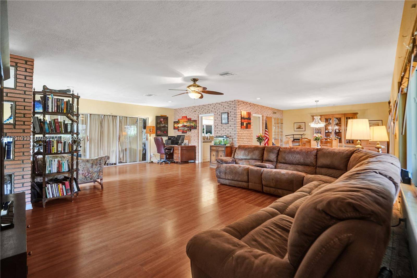 Hollywood, FL 33019,1242 Adams St