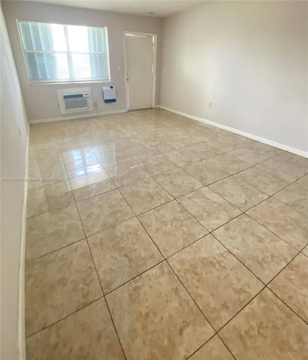 Miramar, FL 33023,7551 Venetian St #1-4