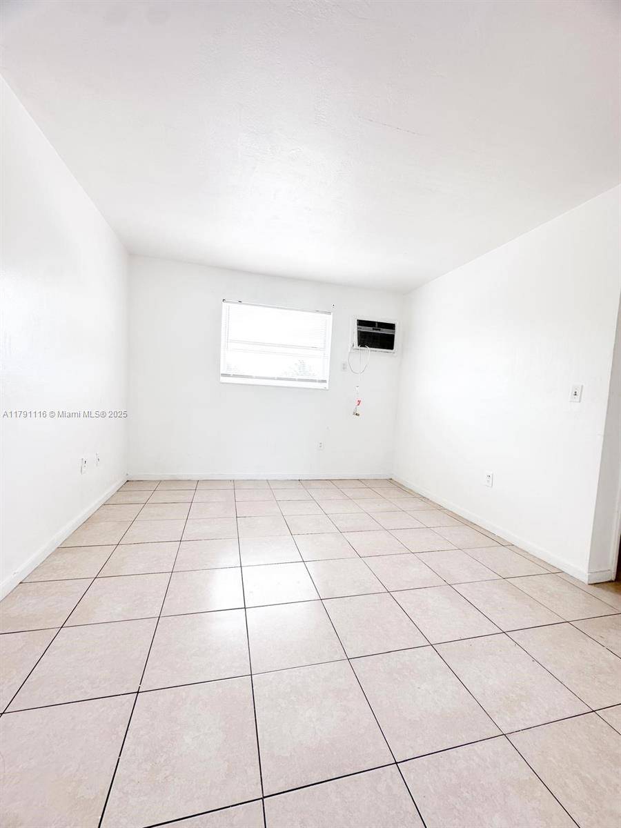 Miami, FL 33138,8450 NE Miami Ct #16