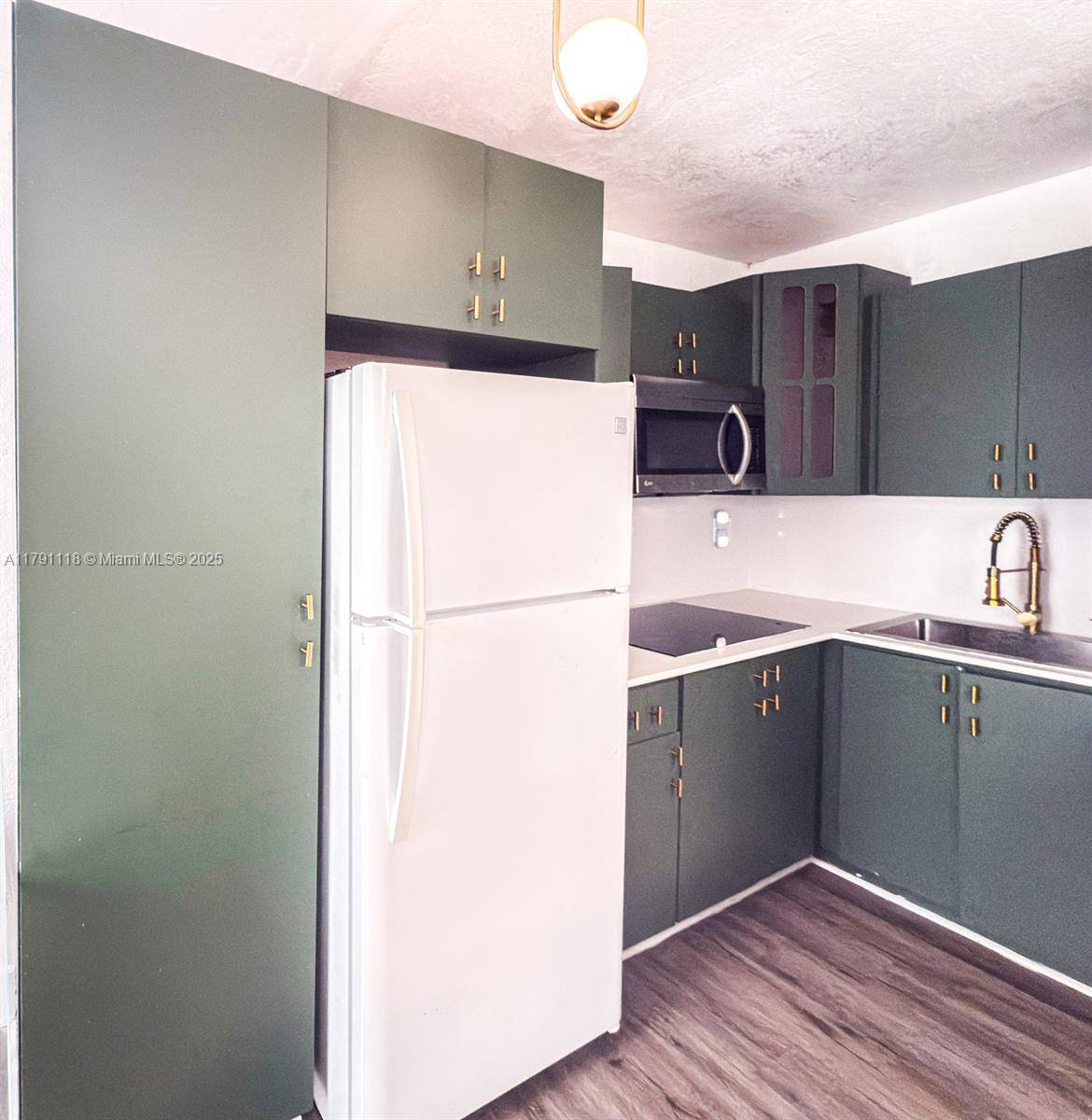 Miami Beach, FL 33141,7928 Harding Ave #2