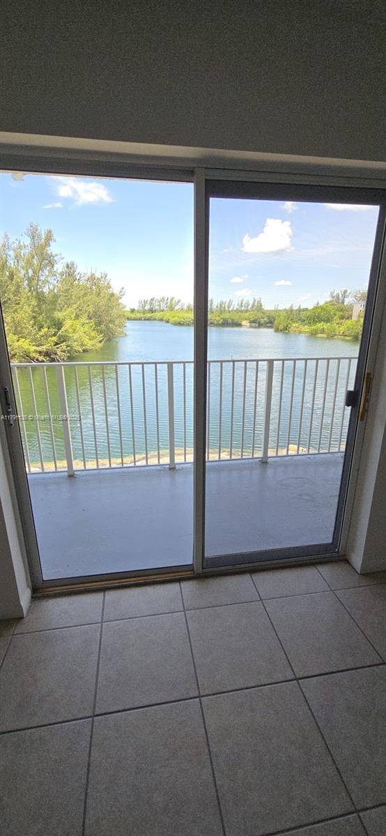 Cutler Bay, FL 33189,8240 SW 210th St #214