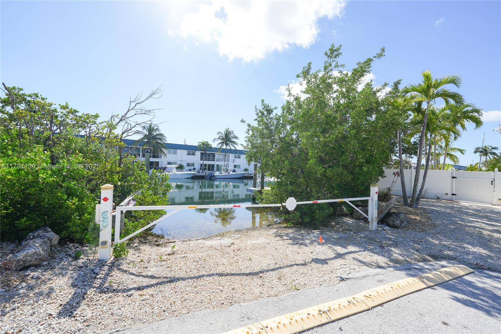 Marathon, FL 33050,104 52nd Street Ocean