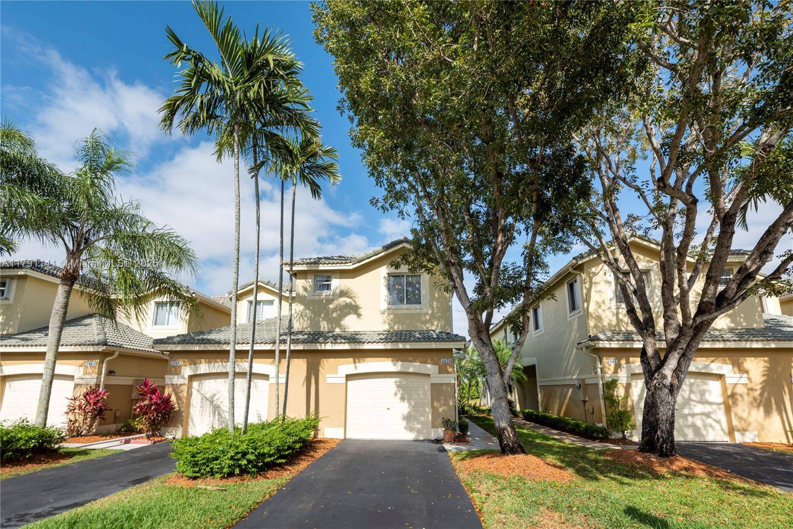 Weston, FL 33327,2475 Cordoba Bnd