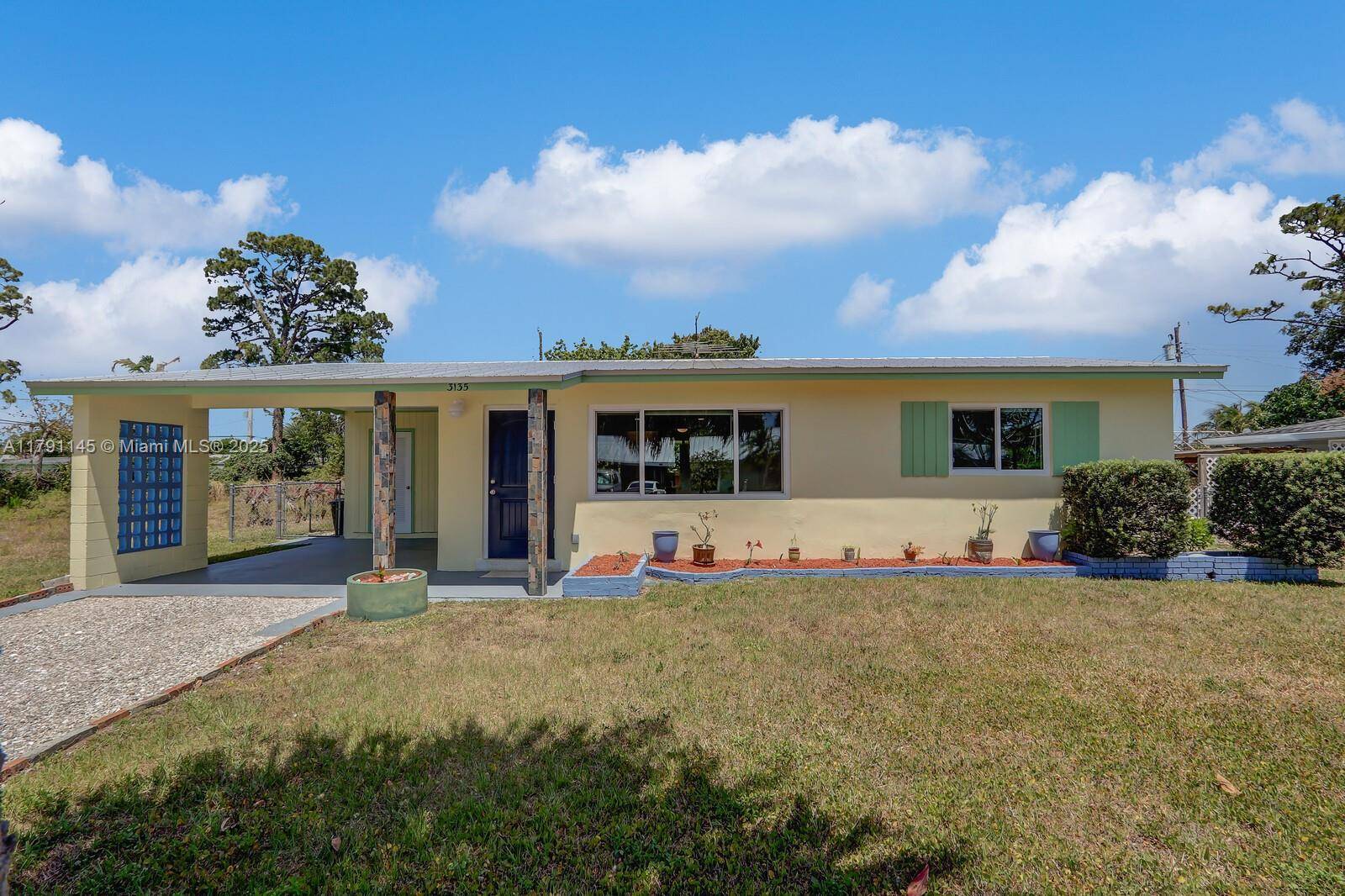 Stuart, FL 34997,3135 SE Mimosa St