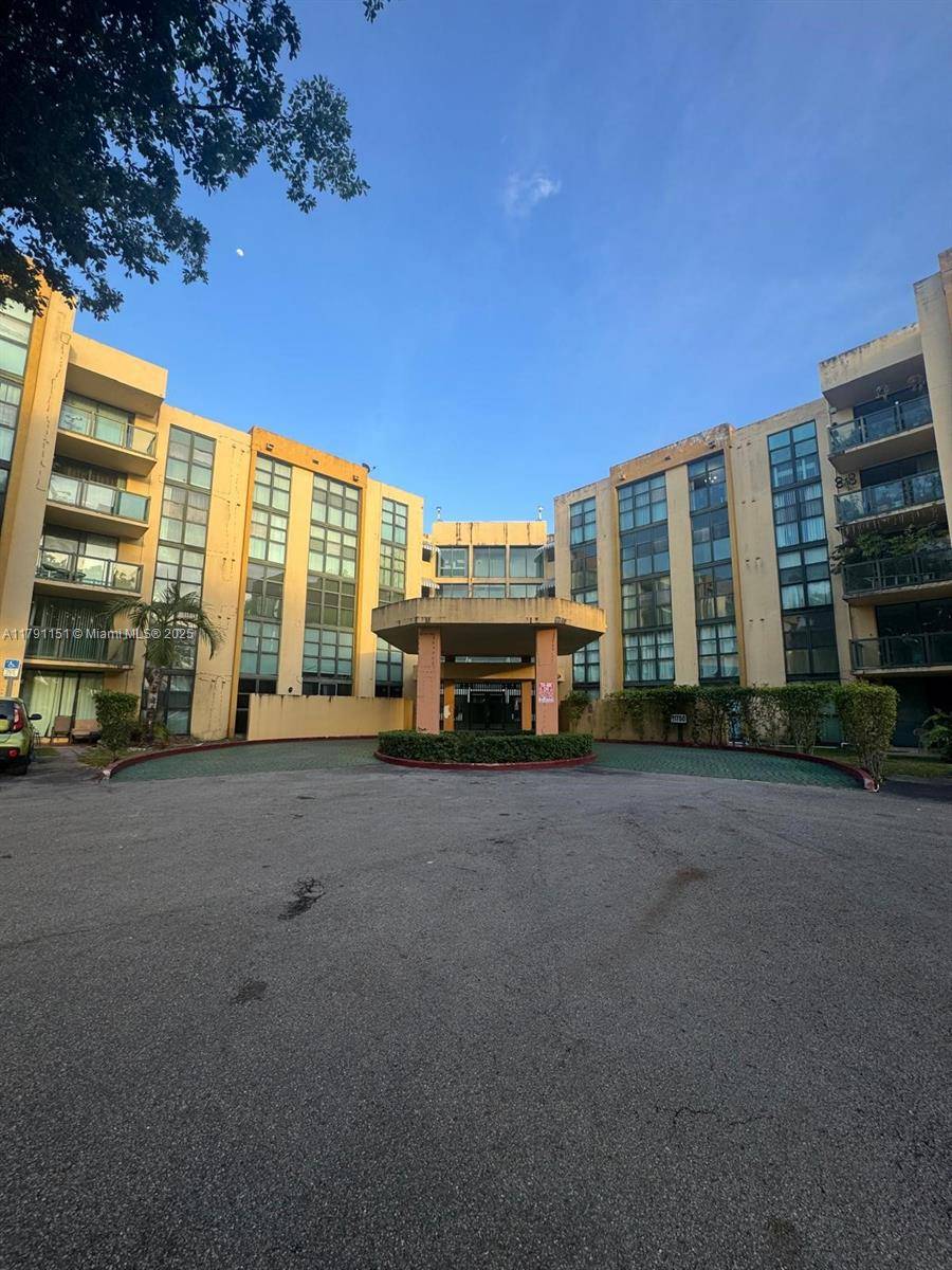 Miami, FL 33175,11750 SW 18th St #406-1