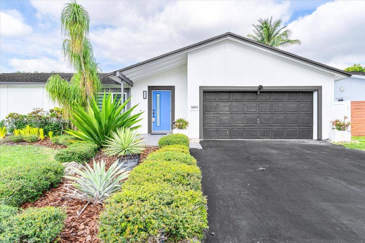 Cooper City, FL 33330,5804 SW 116th Ave