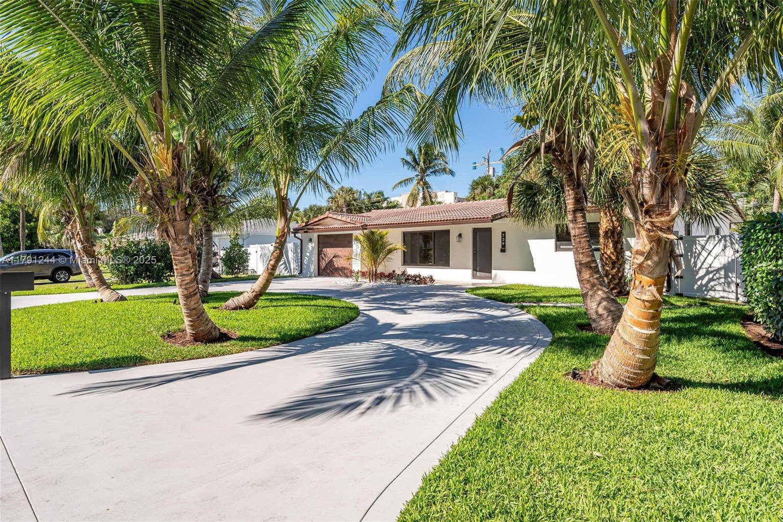 Boca Raton, FL 33486,739 NW 7th St