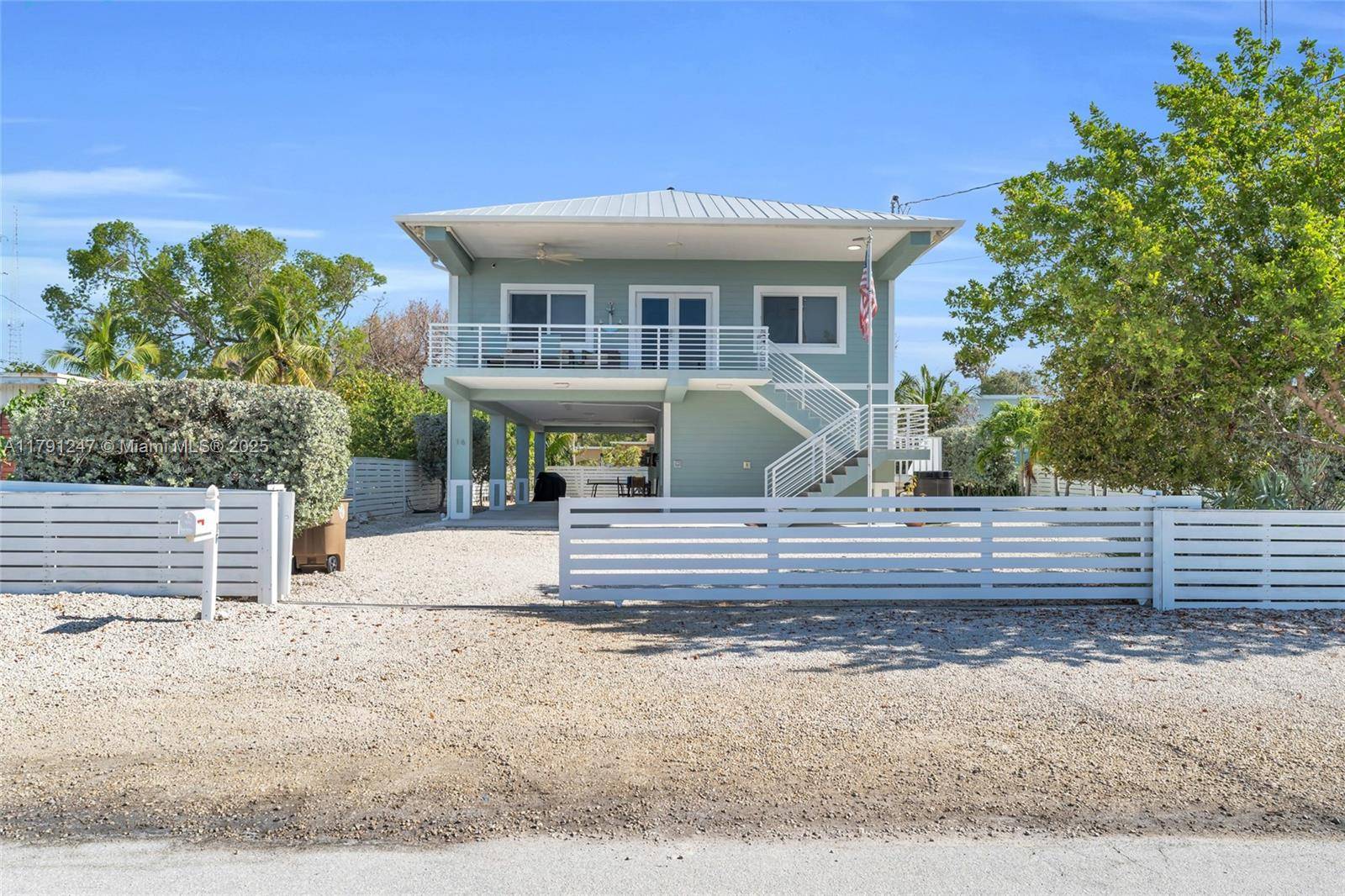 Key Largo, FL 33037,16 N Channel Dr