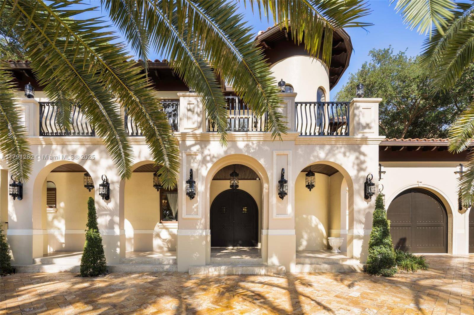 Coral Gables, FL 33146,6016 Leonardo St