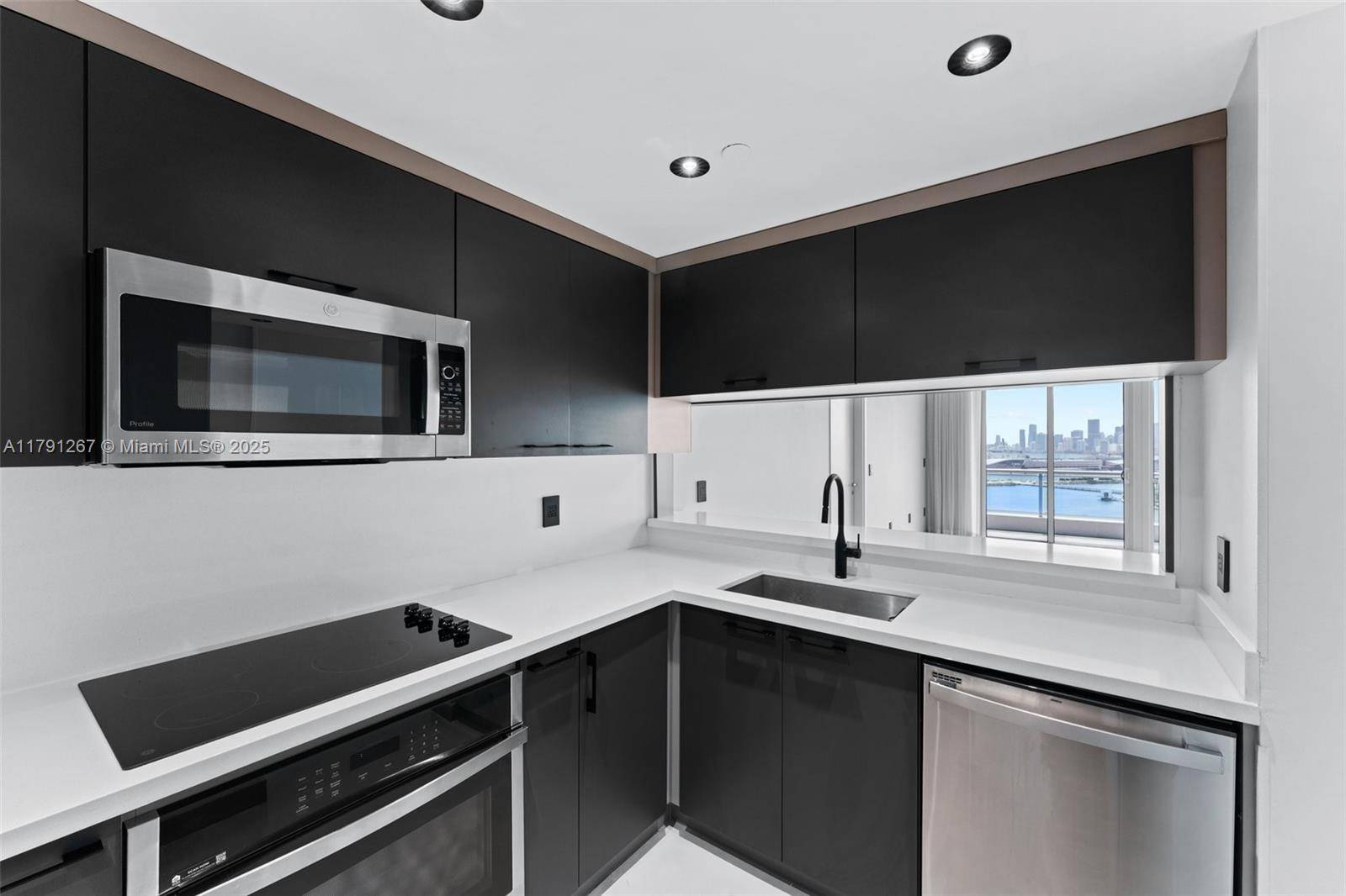 Miami Beach, FL 33139,540 West Ave #2211