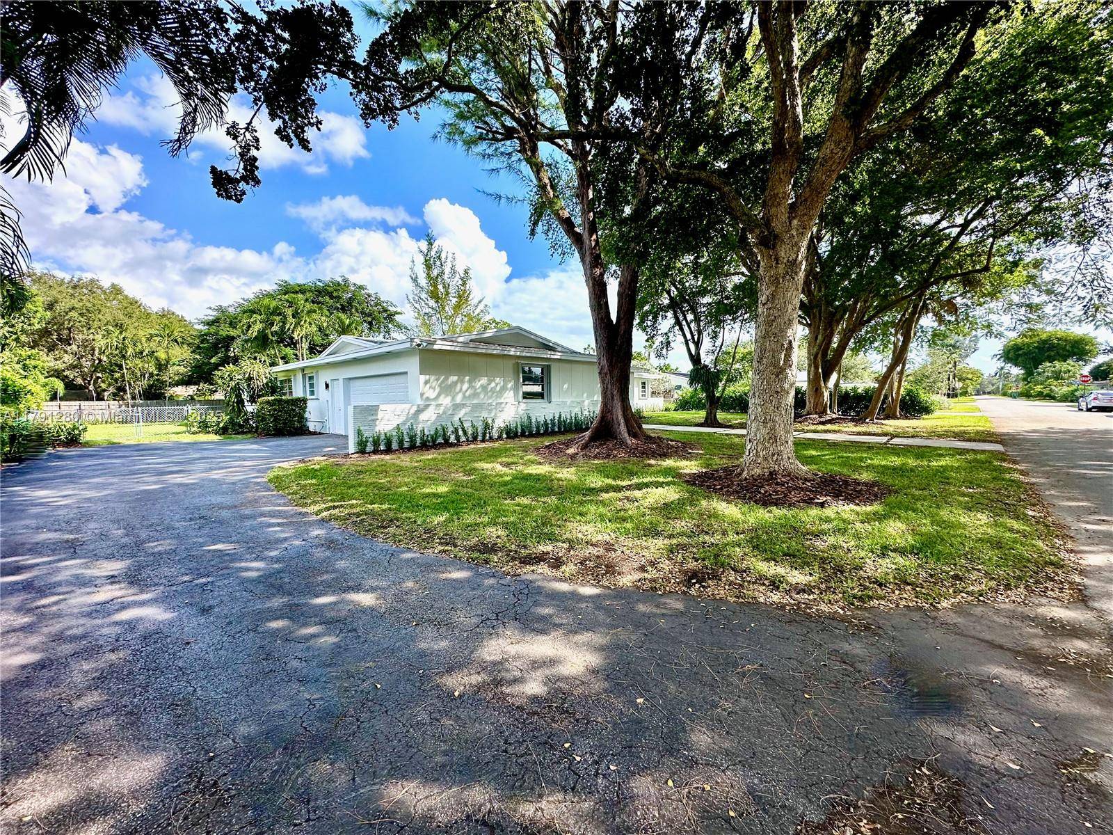 Palmetto Bay, FL 33158,7965 SW 146th St