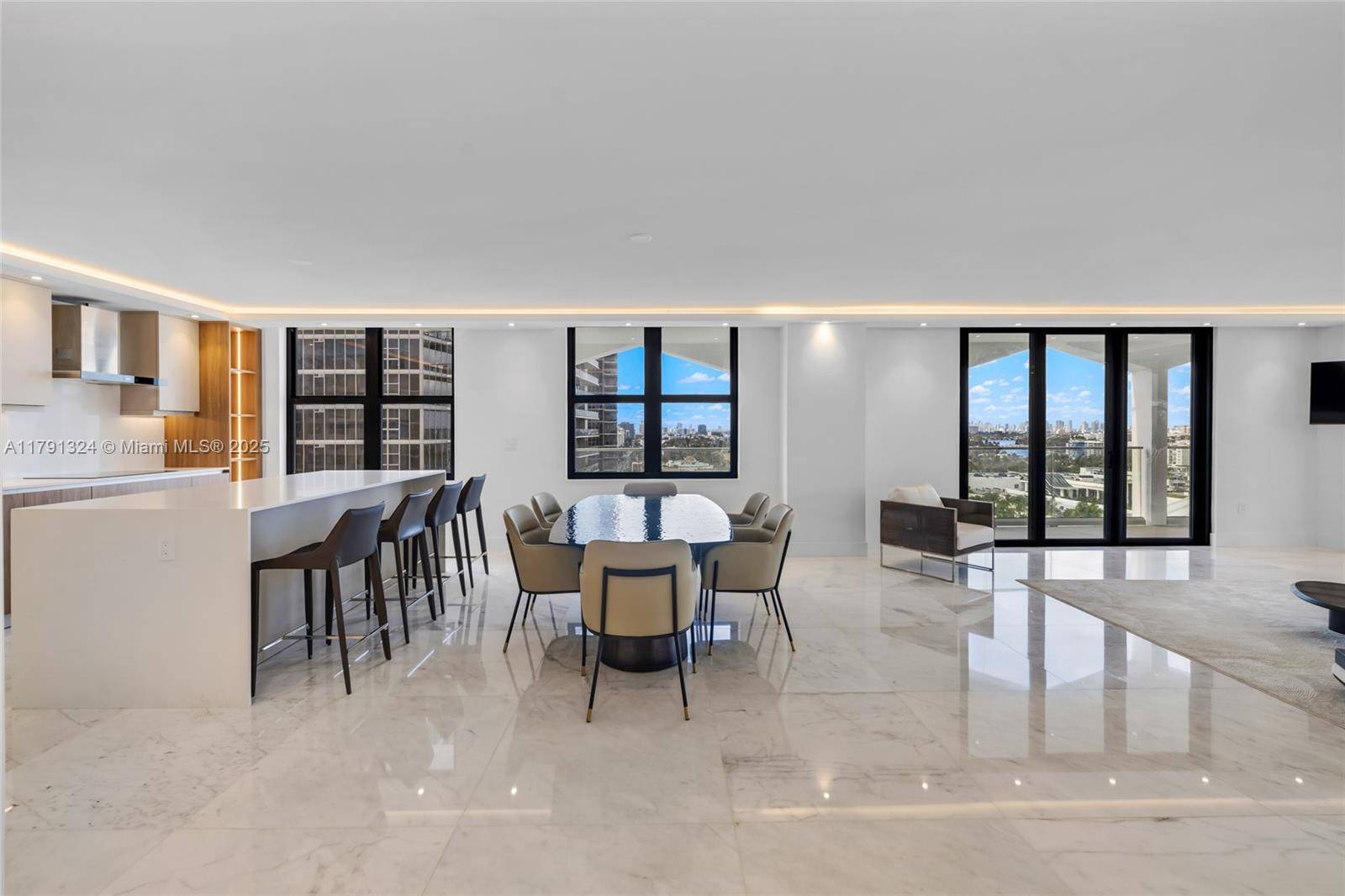 Bal Harbour, FL 33154,9801 Collins Ave #17R