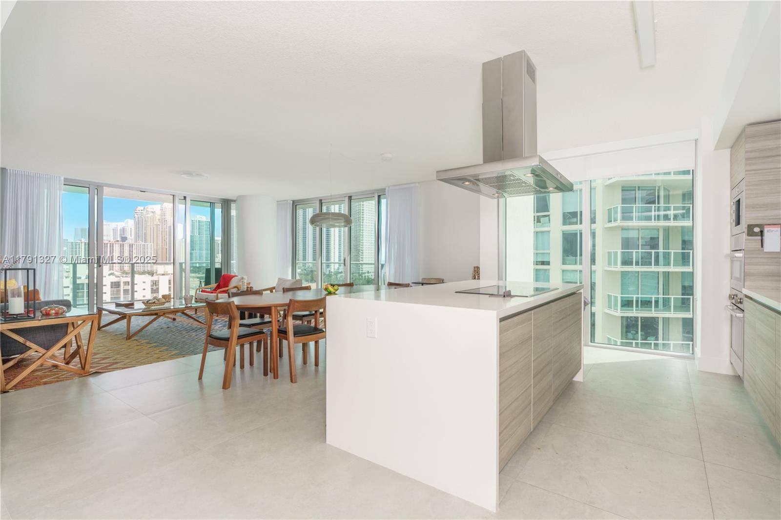 Sunny Isles Beach, FL 33160,300 Sunny Isles Blvd #4-1101