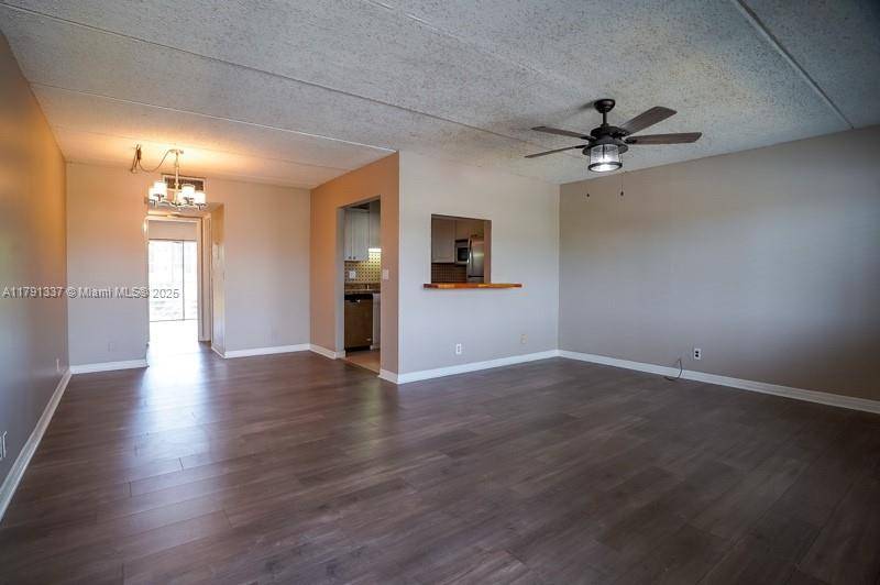 Palm Springs, FL 33461,2200 Springdale Blvd #214