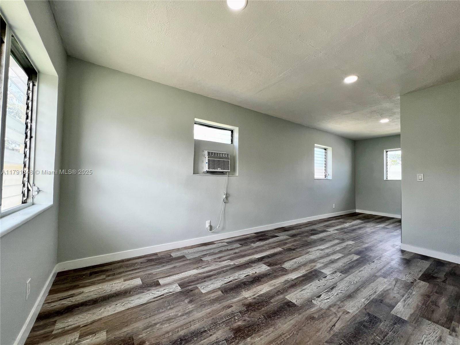 Hallandale Beach, FL 33009,529 NW 5th St #7