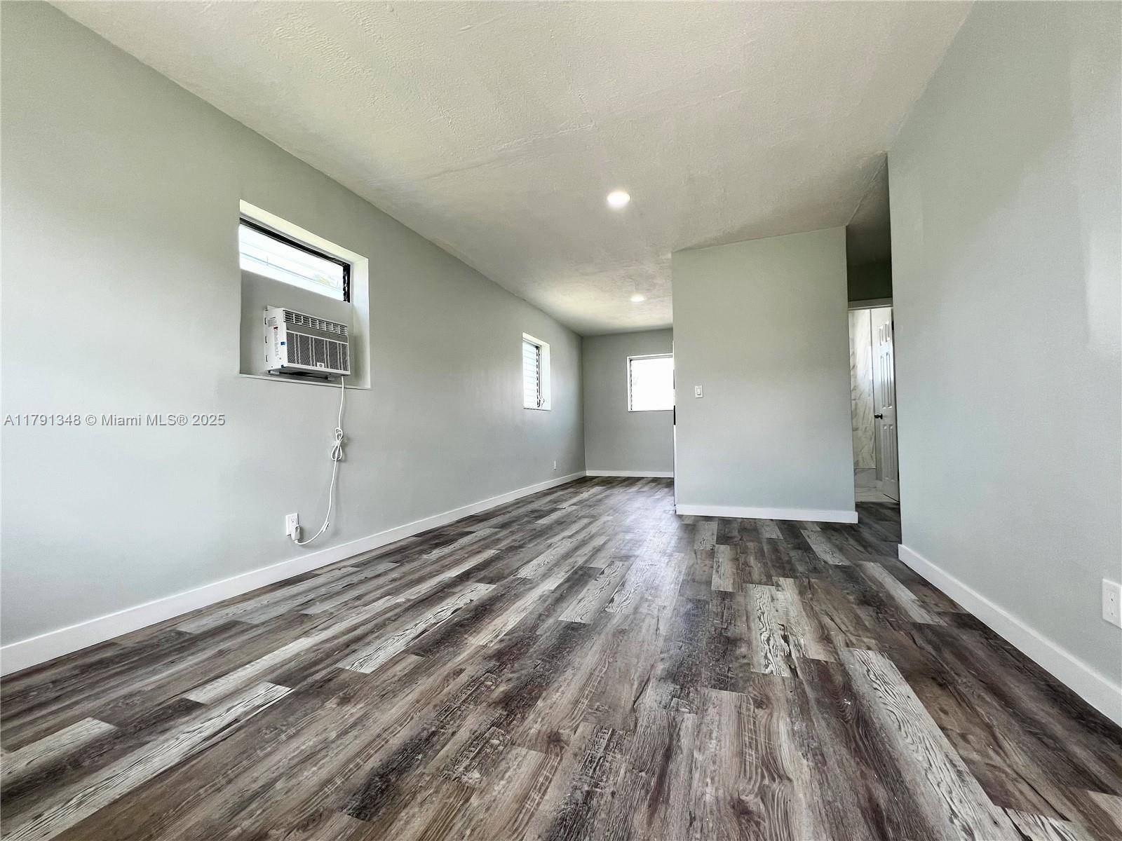 Hallandale Beach, FL 33009,529 NW 5th St #7