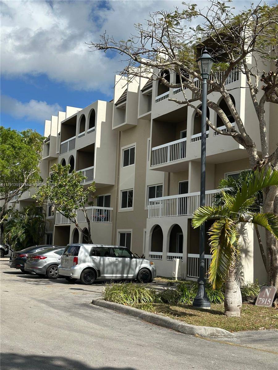 Miami, FL 33143,7740 Camino Real #G-409