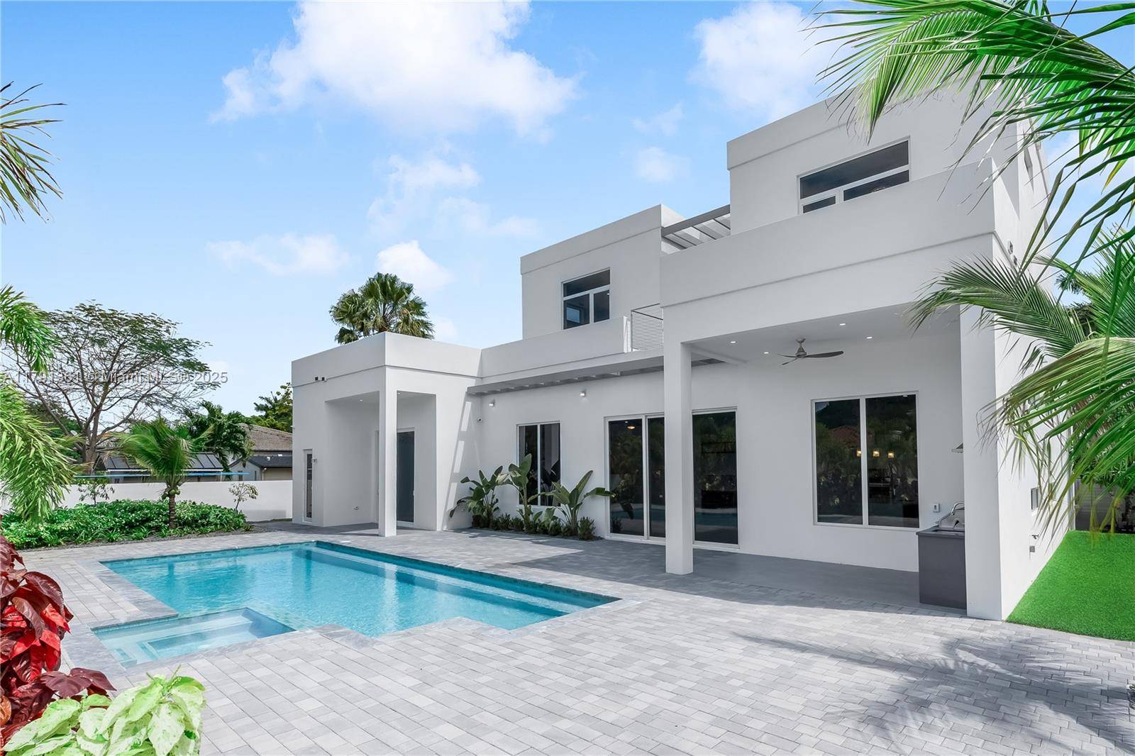 Doral, FL 33172,9895 NW 26th St