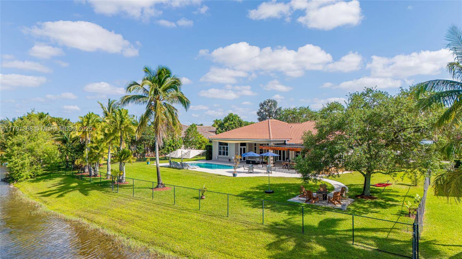 Davie, FL 33330,13003 SW 41st St