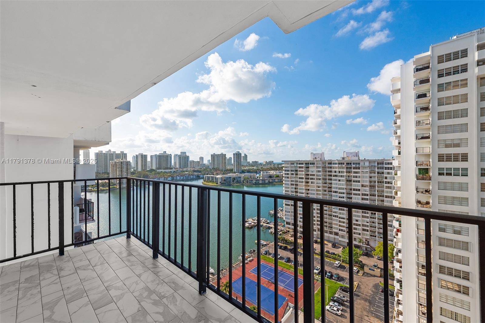 Aventura, FL 33160,2780 NE 183rd St #2106