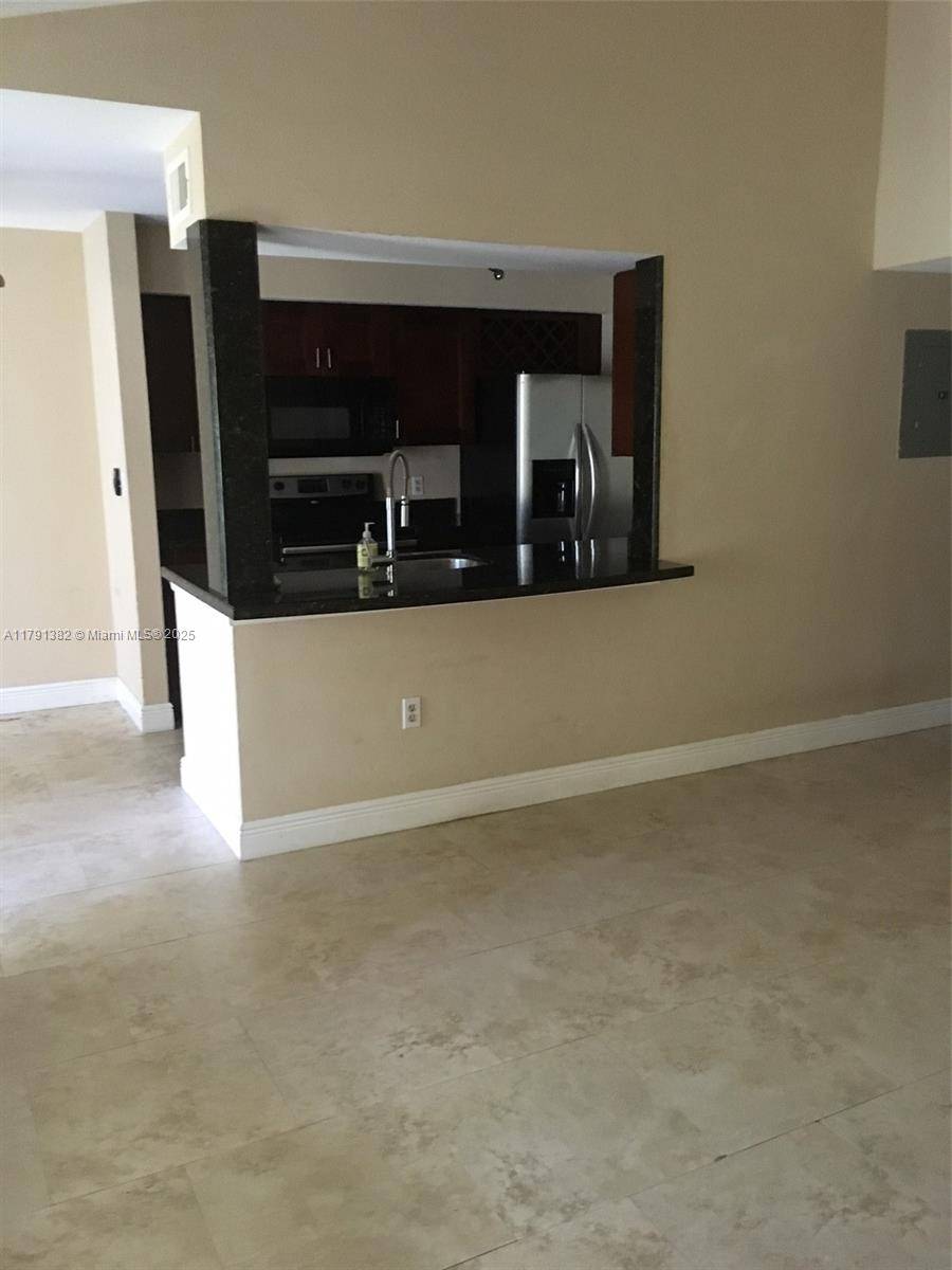 Oakland Park, FL 33309,2321 NW 33rd St #214
