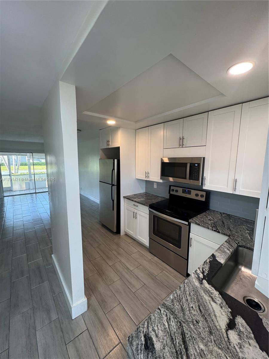 Boca Raton, FL 33428,9851 Sandalfoot Blvd #208