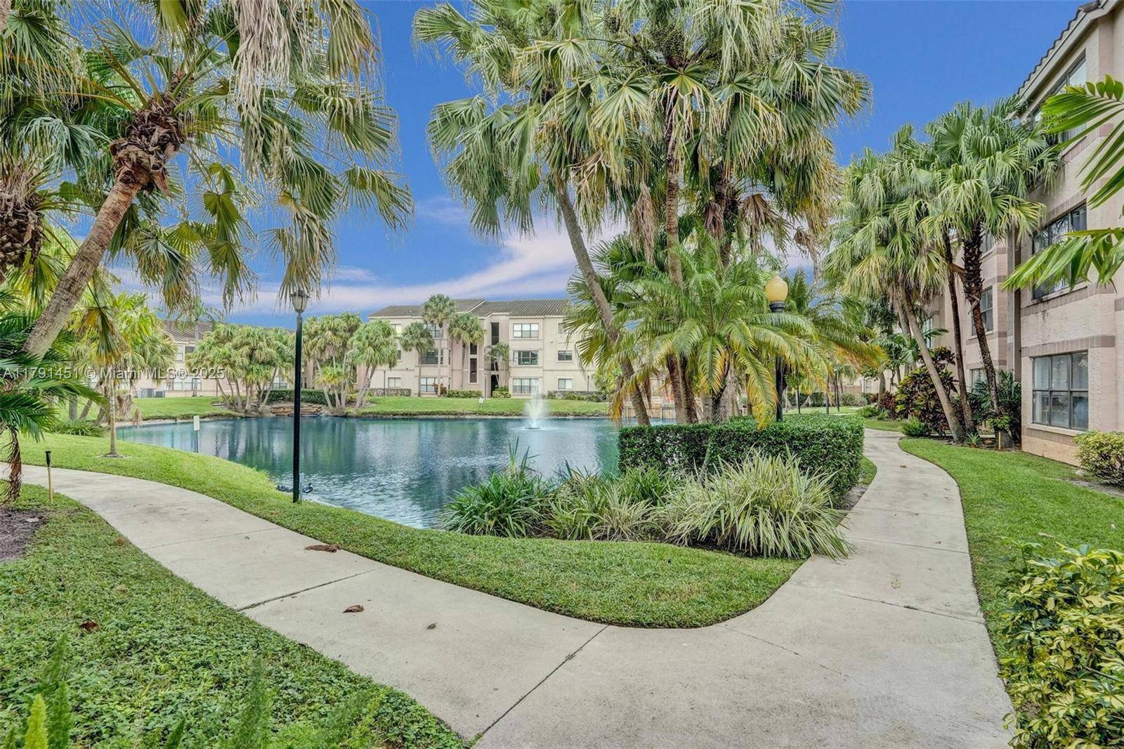 Davie, FL 33328,2986 S University Dr #8201