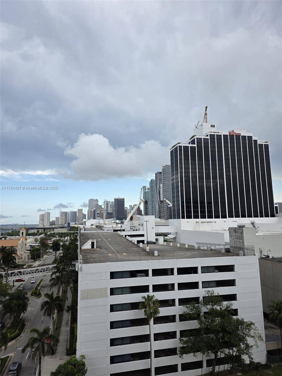 Miami, FL 33132,1750 N Bayshore Dr #1120