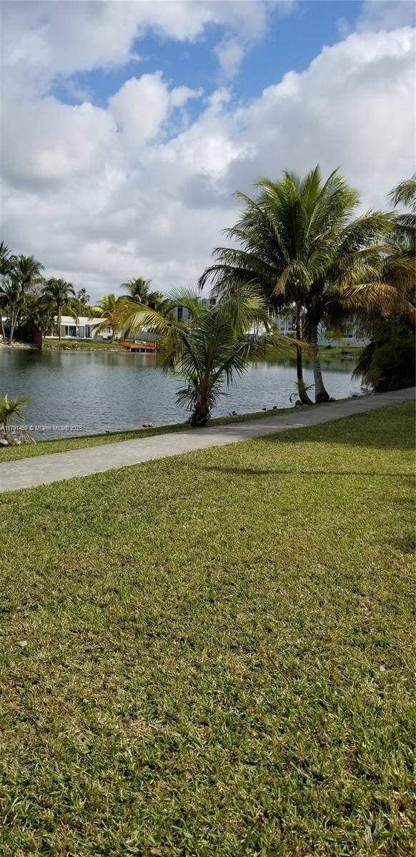 Miami, FL 33186,14201 N Kendall Dr #212-D
