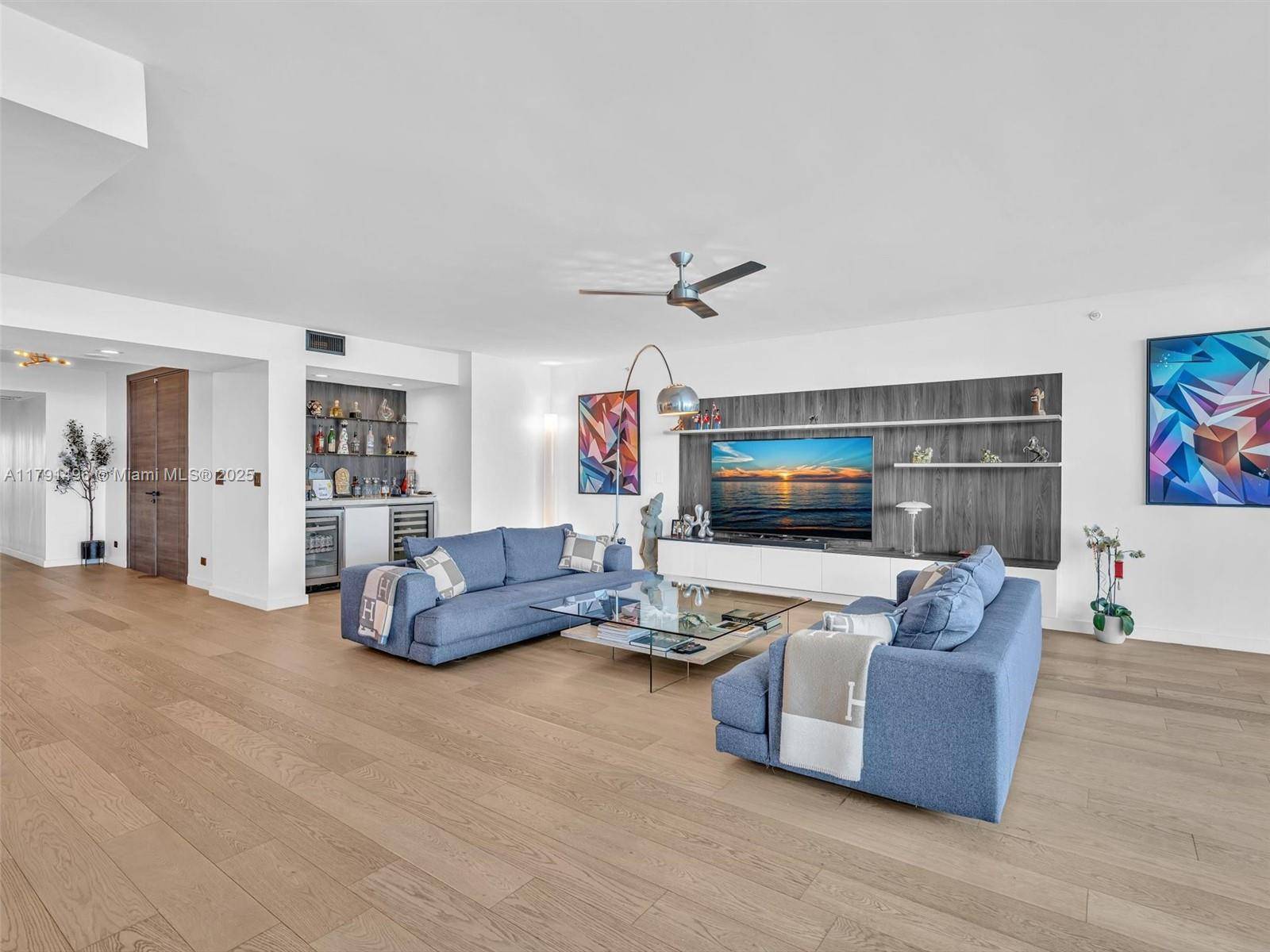 Aventura, FL 33160,3201 NE 183rd St #2102