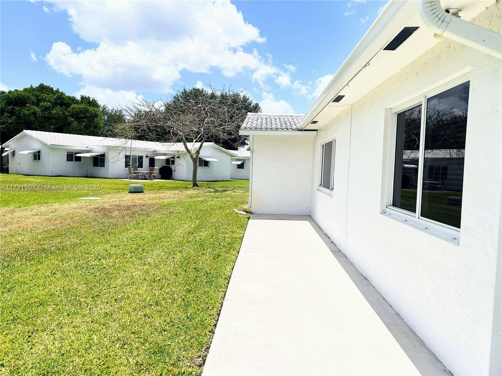 Plantation, FL 33322,8810 NW 15th St