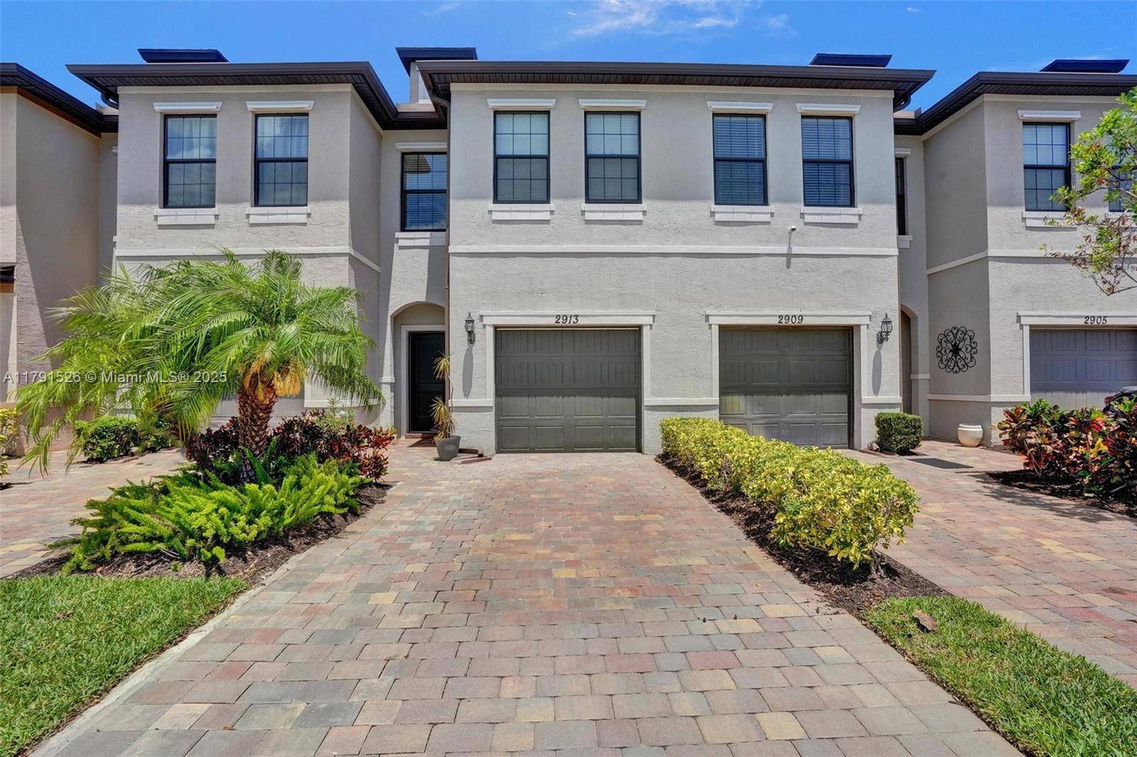 Palm Springs, FL 33406,2913 Bard St