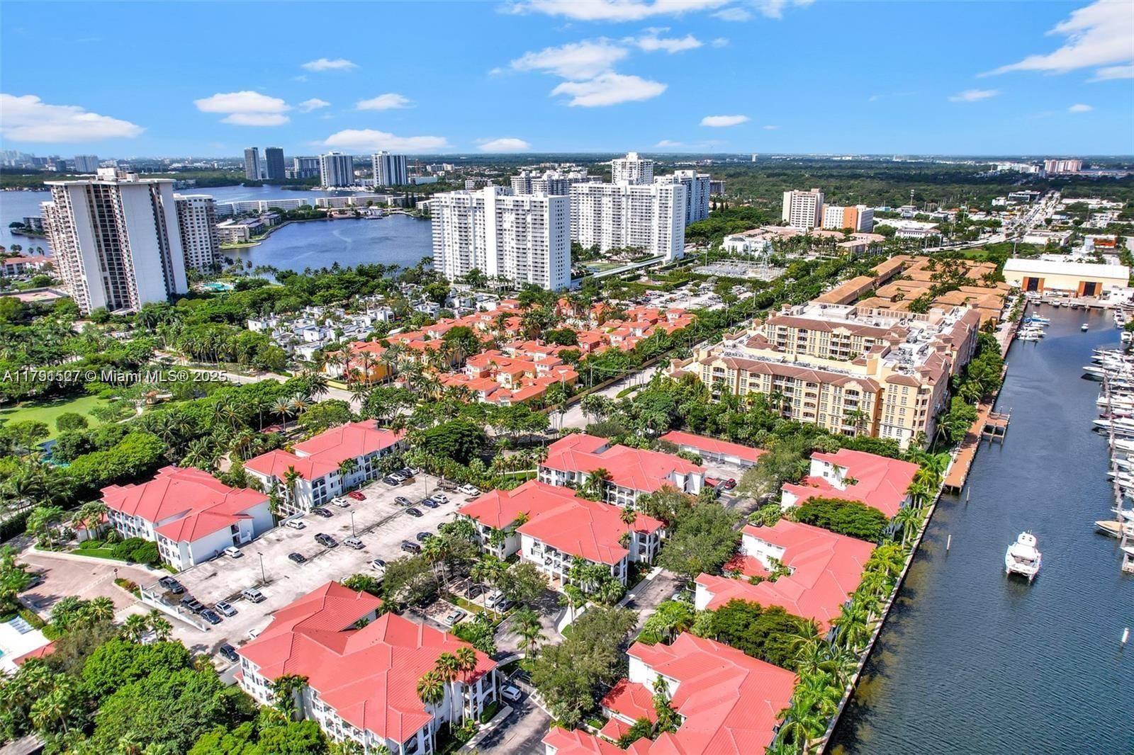 Aventura, FL 33160,3115 NE 184th St #4303