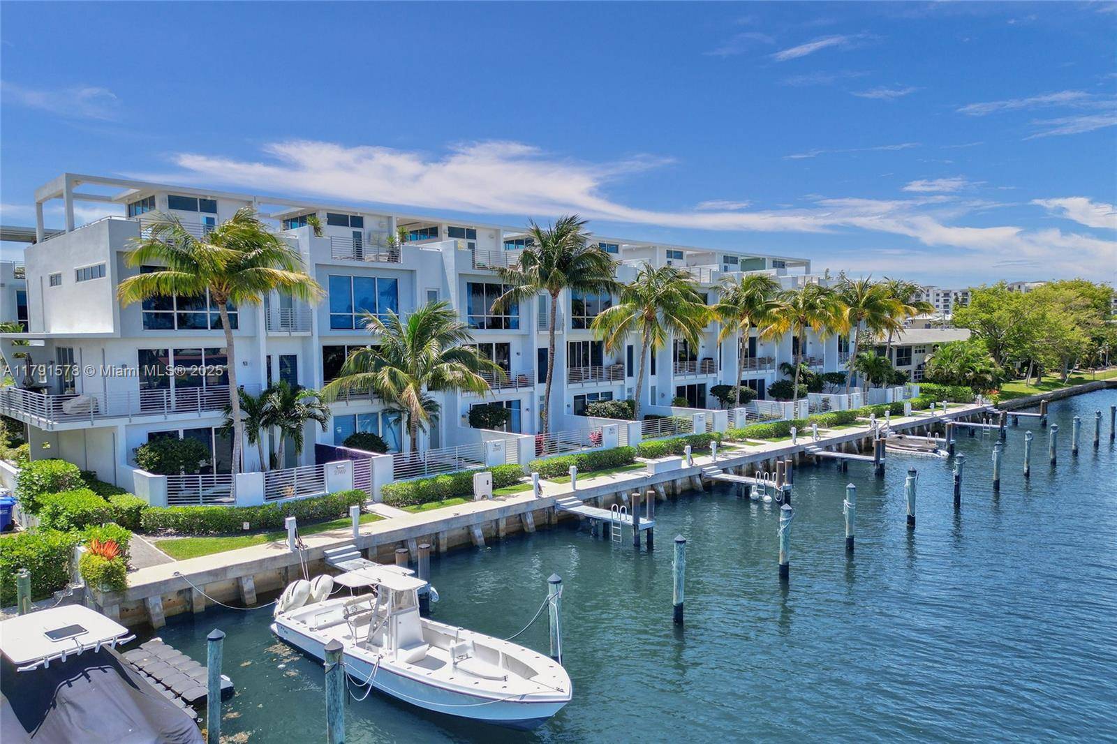 Pompano Beach, FL 33062,2725 NE 1st St